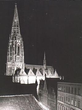 St. Lamberti-Kirche bei Nacht