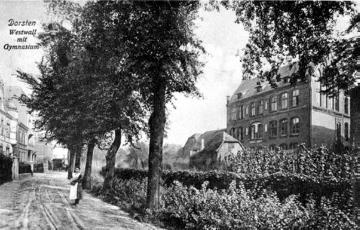 Alte Postkartenansicht: Gebäude des Gymnasiums "Petrinum" (1902-1923), Blick aus Richtung Westwall