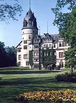 Fürstliches Residenzschloss, Eingangsfront mit Schlossturm