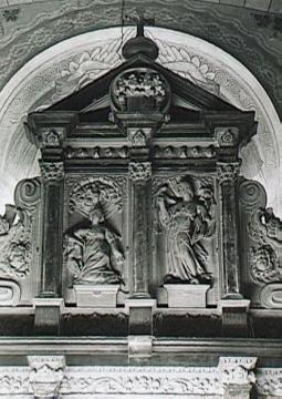 St. Bonifatius-Kirche: Partie des ehemaligen Hochaltars und Epitaphs der Äbtissin von Plettenberg (1646)