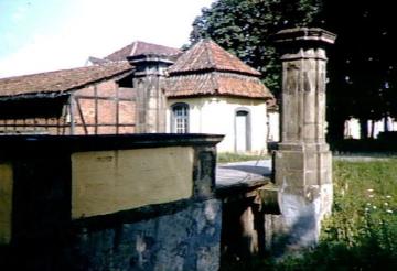 Schloss Hovestadt, Brücke und Torhaus