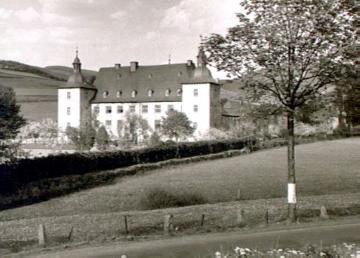 Schloss Adolfsburg in Oberhundem: Herrenhaus von der Gartenseite
