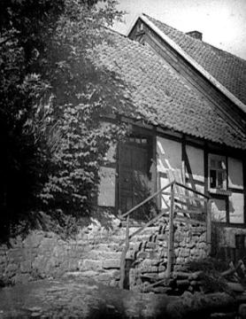 Das kleinste Haus in Dalheim neben der Gaststätte Oppermann