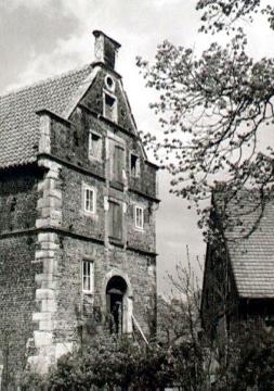 Haus Brock: Eckpavillon und Torhaus (Teilansichten) der einstigen Wasserburg