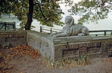 Schloss Nordkirchen: Sphinxskulptur im Schlosspark
