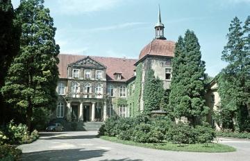 Schloss Velen: Wiedererrichtetes Hauptgebäude nach dem Brand 1931, hofseitige Teilansicht