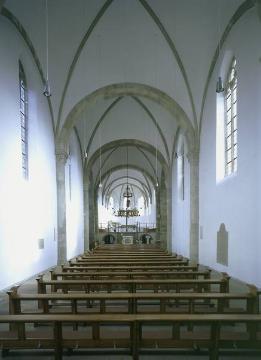 Stiftskirche St. Felicitas, Kirchenhalle Richtung Chor - romanischer Saalbau mit 1427 erneuertem Chor