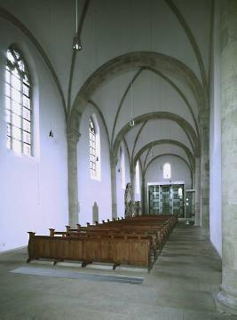 Stiftskirche St. Felicitas, Kirchenhalle - romanischer Saalbau mit 1427 erneuertem Chor