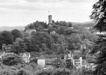 Blick vom Johannisberg auf die Burg Sparrenberg