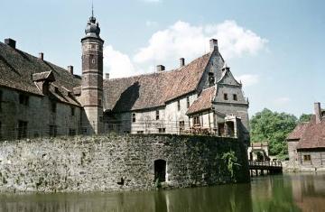 Burg Vischering: Die Hauptburg von Nordosten