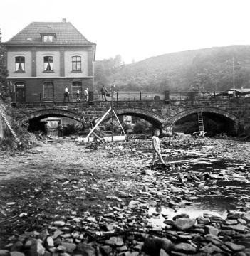 Straßenbrücke über die Volme am Bahnhof Priorei vor dem Umbau 1938 (Abschnitt der Landstraße 699)