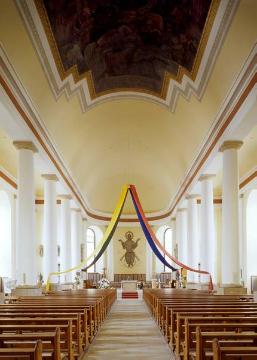 Kath. Pfarrkirche St. Mauritius, klassistische Kirchenhalle Richtung Chor, erbaut 1829-1833