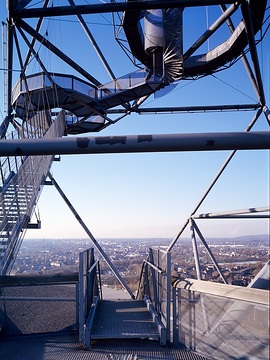 Tetraeder Bottrop, Treppenaufgang - 58 m hohe Aussichtsplattform auf Halde Prosper (Beckstraße), erbaut 1993, Entwurf: Prof. Dr. Wolfgang Christ