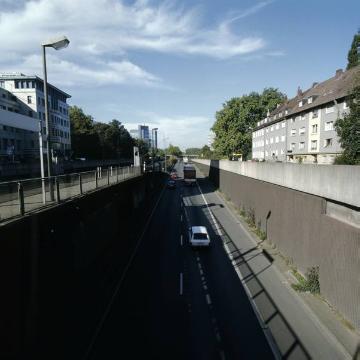 Überregionale Ost-West-Achse: Der Rheinlanddamm, Partie Höhe Märkische Straße