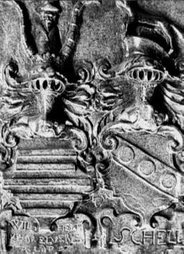Die geschnitzten Wappen derer v. Elverfeldt und v. Vittinghoff an der Treppe Horsteberg 2/3