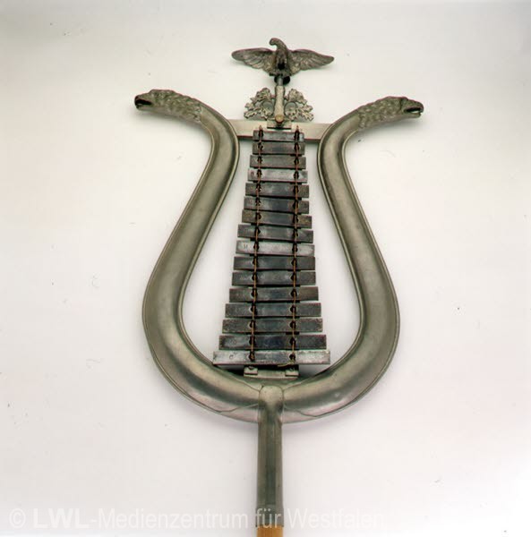 10_7530 Historische Militärmusikinstrumente - Ausstellung auf der Wewelsburg, Büren 12/2001