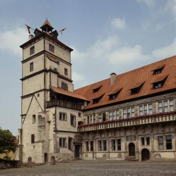 Schloss Brake (Weserrenaissance-Museum), Hofseite