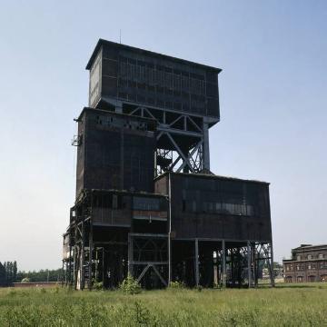 Industriedenkmal: Hammerkopf-Förderturm von 1925 auf Zeche Minister Stein (1)