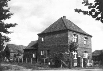 Spinnweberei F. A. Kümpers KG, gegr. 1886, Wohnungsfürsorge: Eigenheim eines Werksangehörigen, erbaut mit Hilfe eines Firmenkredits