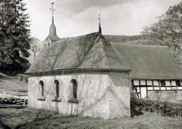Kapelle in Emlinghausen an der  Durchgangsstraße von Hilchenbach über Wirme nach Kirchhundem, Ansicht um 1930?