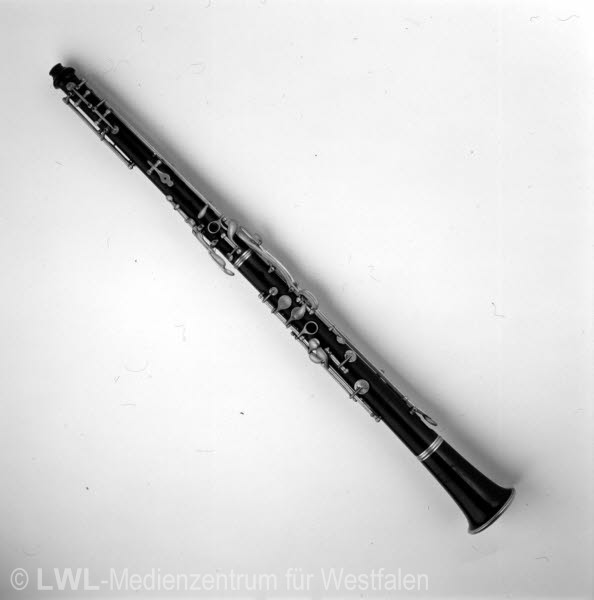 10_7545 Historische Militärmusikinstrumente - Ausstellung auf der Wewelsburg, Büren 12/2001