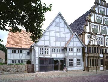 Hexenbürgermeisterhaus mit neuem Eingang, Renaissancebau von 1571, seit 1926 Heimatmuseum (Breite Straße)
