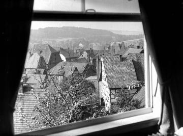 Blick aus einem Fenster der Gastwirtschaft "Zur Alm" auf die Altstadt