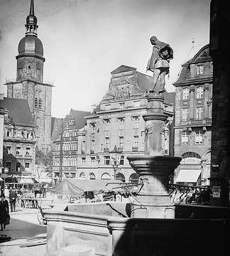 Der Bläserbrunnen auf dem Marktplatz