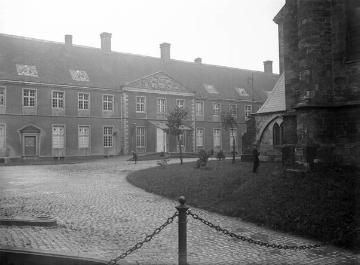Schloss Cappenberg, Hauptfront zur Hofseite, um 1930?
