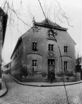 Armenhaus " Zwölf-Männer-Haus" am Katthagen 12, um 1900?
