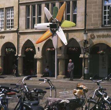 "Blume für Münster", Marko Lehanka, Installation mit Computer-gesteuerter akustischer Performance - skulptur projekte münster 07, Prinzipalmarkt