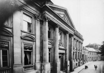 Münster-Innenstadt, um 1920?: Neubrückenstraße mit Romberger Hof, Sitz des Lortzing-Theaters. Undatiert.
