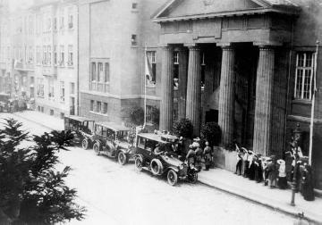 Ankunft Kaiser Wilhelms II vor der Stadthalle