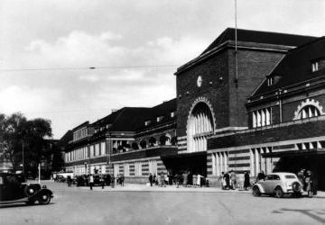 Der Hauptbahnhof um 1935 (Neubau aus Anlaß des Katholikentages 1930)