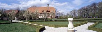 Haus Rüschhaus: Barockgarten mit symmetrischen Wegeachsen, angelegt 1745 von Johann Conrad Schlaun, 1983 in den historischen Zustand zurückversetzt