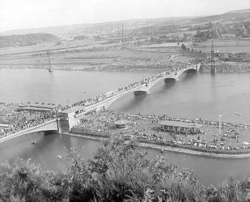 Hengsteysee: Einweihung der Autobrücke am Klusenberg zu Pfingsten 1930