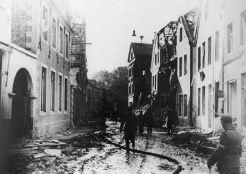Kriegszerstörung: die Aegidiistraße in der Höhe des Hauses 51 nach einem Bombenangriff