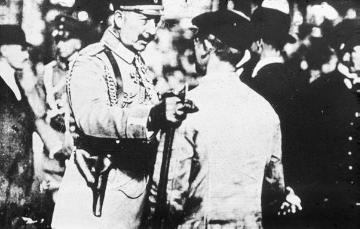 Kaiser Wilhelm II. im Gespräch mit einem Arbeiter