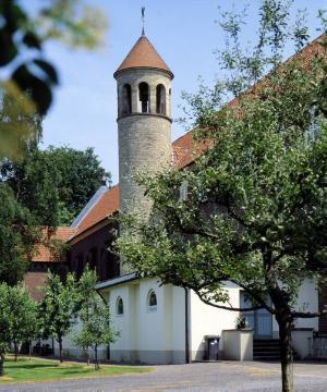 Das Kapuzinerkloster, Kapuzinerstraße, 2003: Errichtet 1946-1954 nach Zerstörung des Ursprungsbaus von 1858 im 2. Welkkrieg