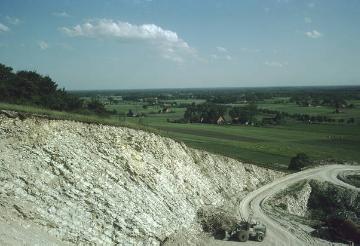 Sandsteinbruch im Teutoburger Wald bei Brochterbeck mit Blick in das Tecklenburger Land