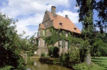 Haus Vorhelm mit Gräfte, erbaut im 17. Jh., Renaissance