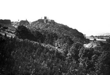 Ruine der Burg Blankenstein, erichtet um 1226, geschliffen im 17. Jh., verbliebener Burgturm heute Aussichtstum