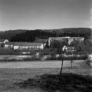 Westfälische Klinik für Psychiatrie Warstein, 1974 - zuvor Provinzial-Heilanstalt Warstein (errichtet 1903/1905-1911), ab 2007 LWL-Klinik Warstein.
