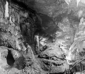 Teil der Nixengrotte der Dechenhöhle bei Letmathe- Dröschede