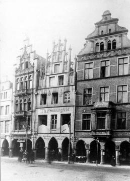 Häuserensemble mit Knipperdollinghaus (Bildmitte) am Prinzipalmarkt