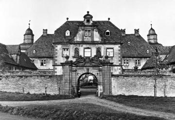 Schloss Eringerfeld, Torhaus - ehem. Wasserschloss, erbaut 1676-1699, Baumeister Ambrosius von Oelde