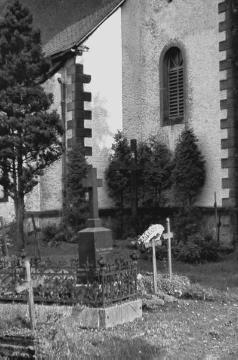 Dorffriedhof an der St. Vizentius-Kirche, Schmallenberg-Lenne