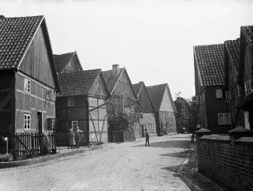Dorfstraße in Borgeln, ca. 1913.