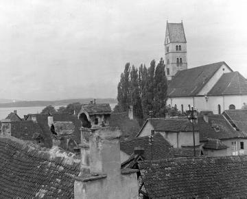 Dachlandschaft mit Kirche von Meersburg, Bodenseekreis, um 1930?