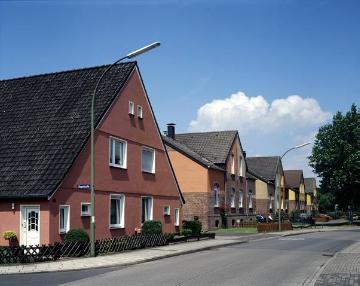 Bergmannskolonie der ehemaligen Zeche Werne an der Schlägelstraße, erbaut 1906 bis 1909, wegen der strengen Gleichförmigkeit der Häuser "D-Zug-Siedlung" genannt.